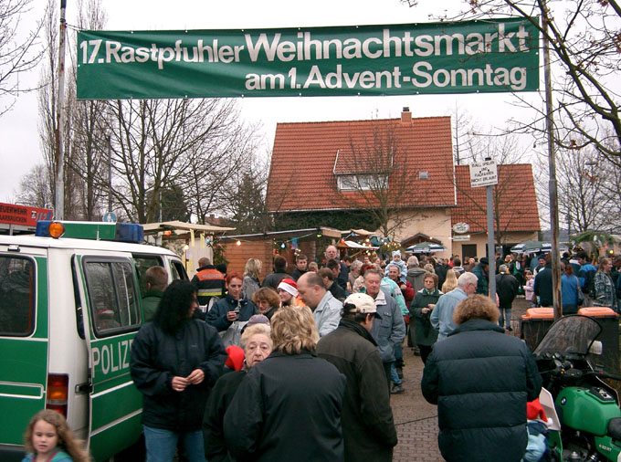 Weihnachtsmarkt auf dem Trarbacher Platz Weihnachtsmarkt auf dem Trarbacher Platz