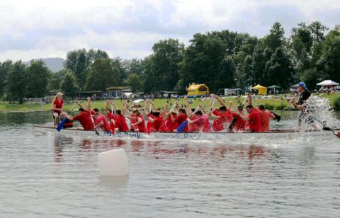 Boot im Rennen