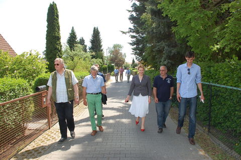 v.l.n.r. Verbandsvorsitzender Felix Hahn, Sgm.-Vorsitzender Jürgen Nixdorf, Bezirksbürgermeisterin Dr. Franziska Giffey, LV-Bewertungskommissionsmitglied Peter Marx, Bezirksverordneter Martin Hikel