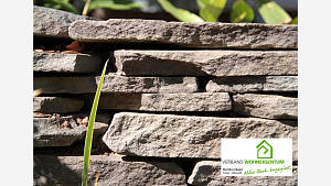 Gartengestaltung mit gebrauchten Materialien.