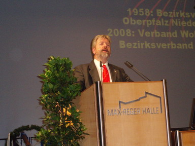 Moderator Stefan Zrenner