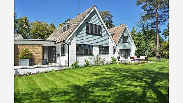 Themenbild: schönes haus mit Garten Themenbild: schönes haus mit Garten