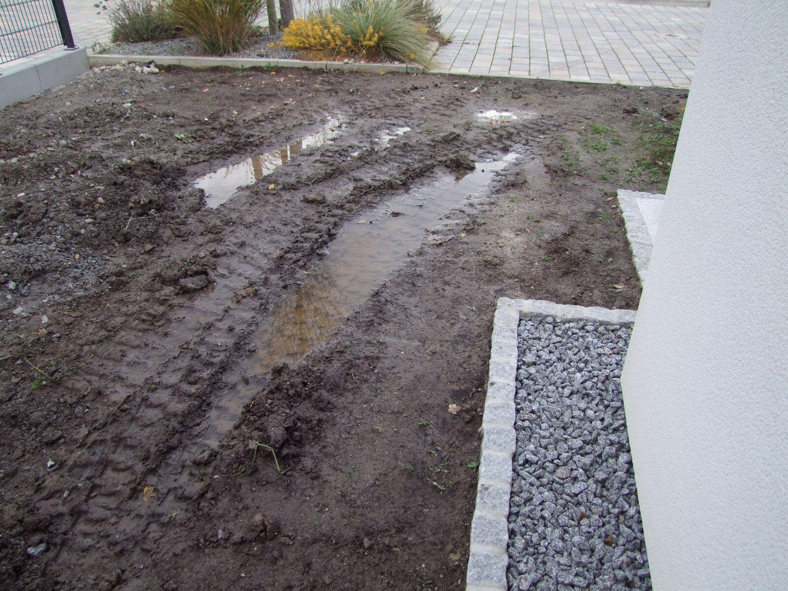 verdichtete Fahrspuren im Oberboden