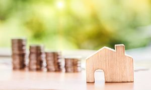 Themenbild: Haus und Geld