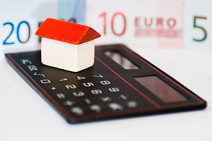 Themenbild: Haus und Geld