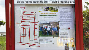 Schautafel am Eingang der Emil-Teich-Siedlung