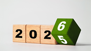 2026 als Zahl, die Ziffer 6 grün markiert