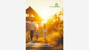 Cover Imagebroschüre: Paar geht bei Sonnenuntergang auf Haus zu.