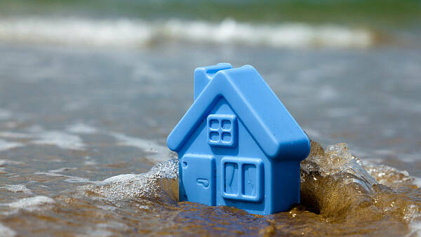 Themenbild: Haus unter Wasser Themenbild: Haus unter Wasser