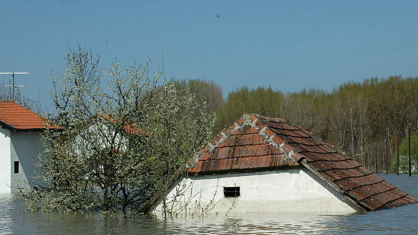 Themenbild: Haus unter Wasser