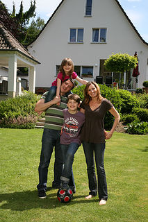 Familie im Garten