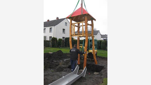 Themenbild: Aufbau Ritterturm Themenbild: Aufbau Ritterturm