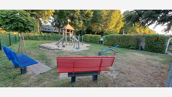 Themenbild: Spielplatzpflege