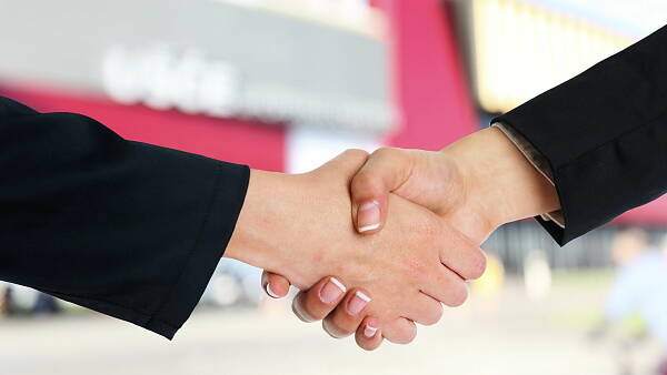 Themenbild: Hand in Hand mit unseren Partnern Themenbild: Hand in Hand mit unseren Partnern