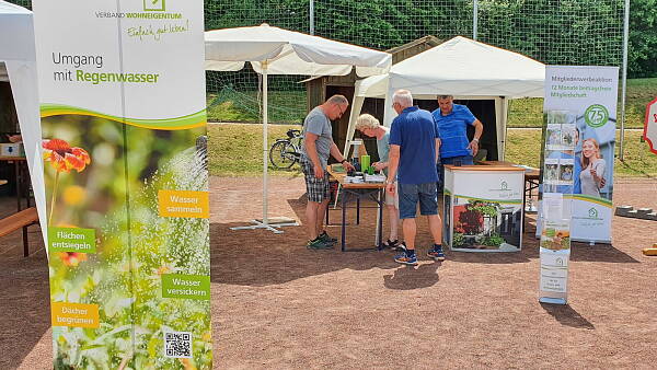 Themenbild: Info-Stand des VWE Themenbild: Info-Stand des VWE