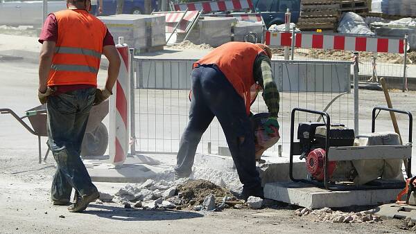 Themenbild: Straßenbauarbeiten