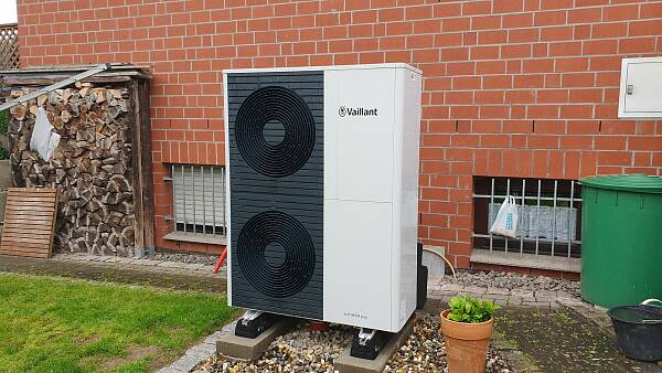 Themenbild: Wärmepumpe am Haus Themenbild: Wärmepumpe am Haus
