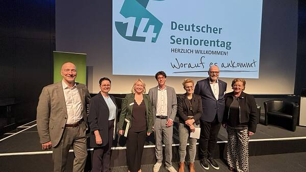 Themenbild: Diskussionsrunde auf dem Dt. Seniorentag Themenbild: Diskussionsrunde auf dem Dt. Seniorentag