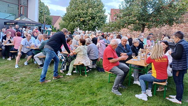 Themenbild: Weinfest in Lohfelden