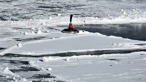 Themenbild: Eisstockschießen Themenbild: Eisstockschießen