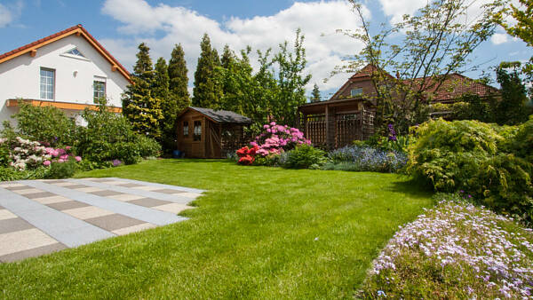 Themenbild: Haus mit Garten Themenbild: Haus mit Garten