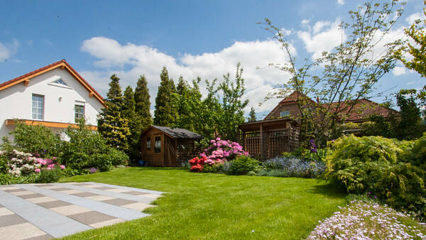 Themenbild: Im Garten Themenbild: Im Garten