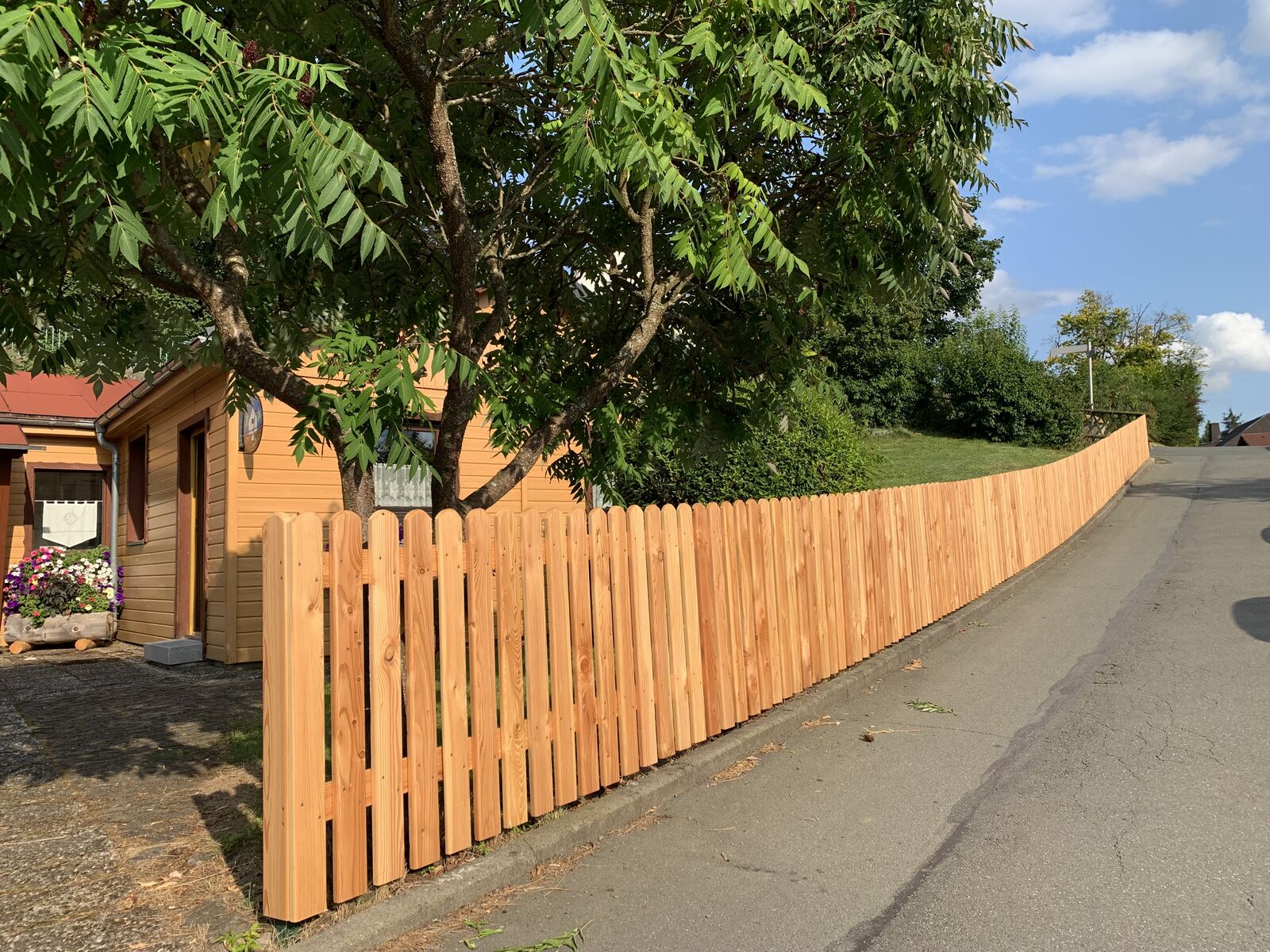 Neuer Gartenzaun am Siedlerheim