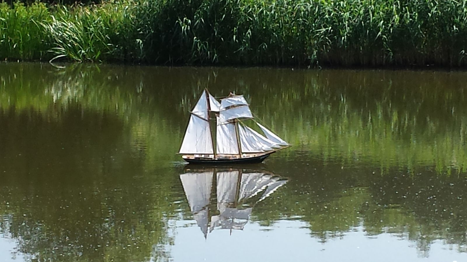 Modellboot auf den 