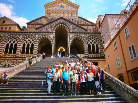 Gruppenfoto vor dem Dom von Amalfi