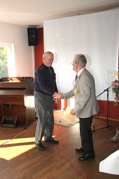 Die Ernennungsurkunde übergab der LVV Dr. W. Heine