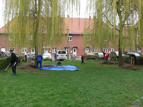 Frühjahrsputz in der Weidenhof-Siedlung