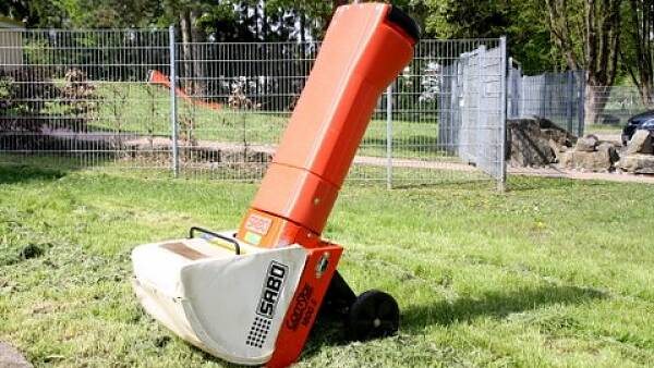 Themenbild: Elektrohäcksler SABO