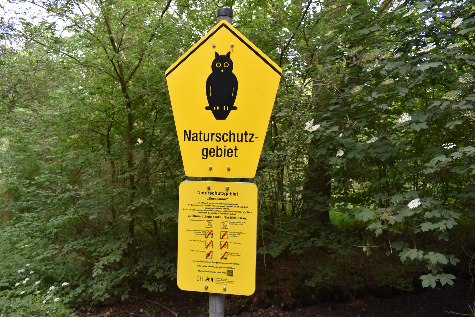 gelbes Schild 