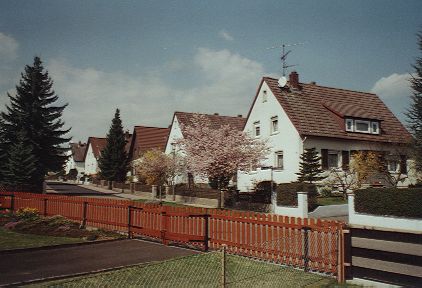 Robert-Hoffmann-Str. / Heinrich-Leußler-Str.