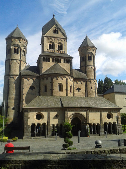 Kloster Maria Laach in der Vulkaneifel.