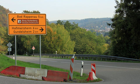 L 528 zwischen Heinsheim und Gundelsheim wegen Belagssanierung der Fahrbahn, voll gesperrt