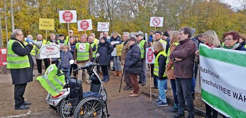 Demo wegen Baumfällungen U81