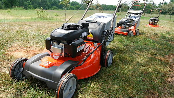 Themenbild: Husqvarna_mowers, Quelle: commons.wikimedia.org