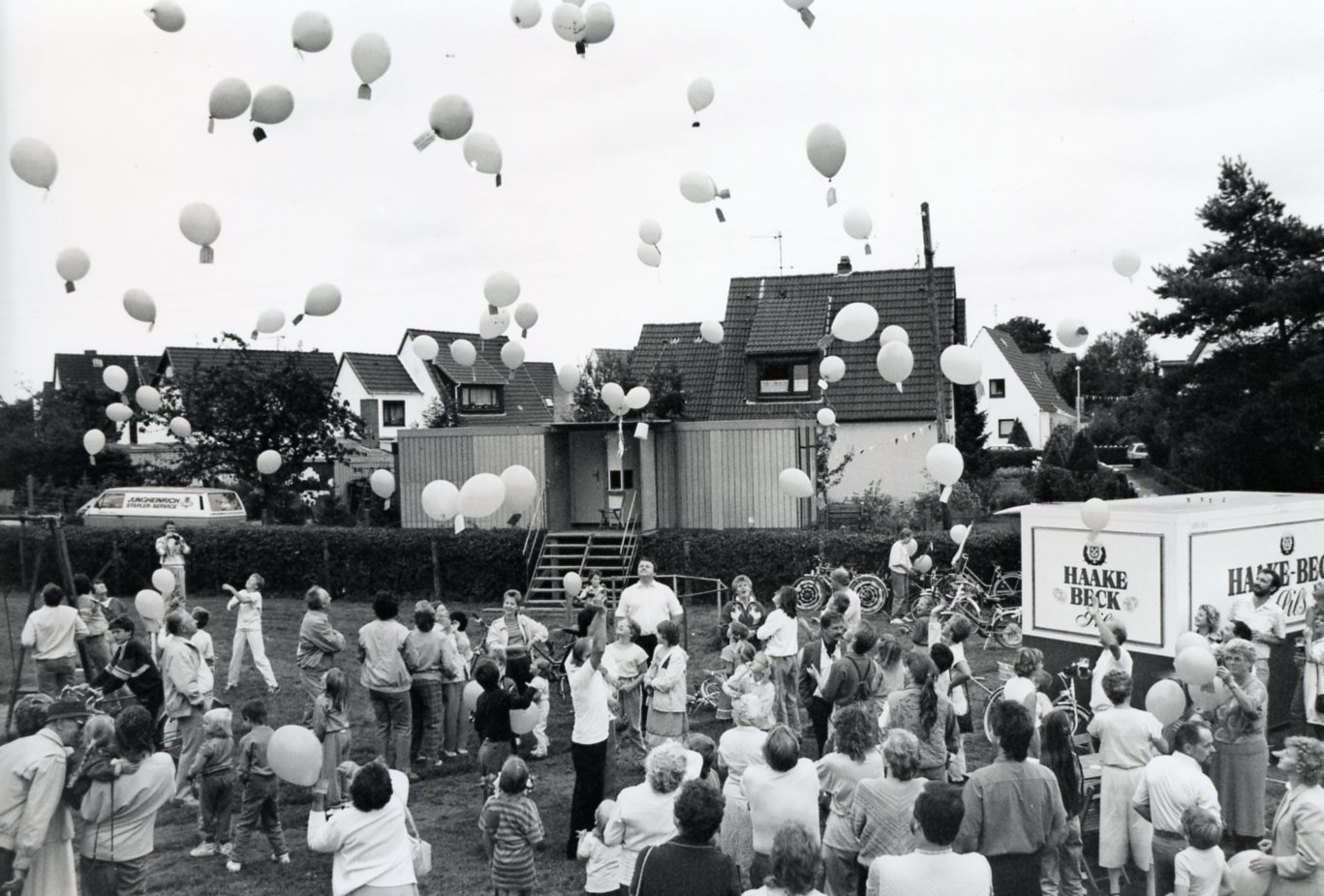 Umzug durch die Siedlung und Bilder vom Festplatz während des dreitägigen Siedlerfestes zum 50-jährigen Bestehen der „Industriesiedlung“
