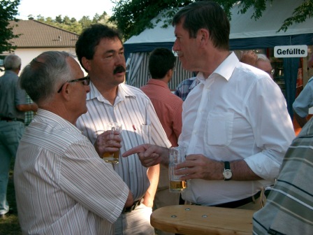 Alt-Bürgermeister Arno Hussong, Bürgermeister Armin Hochlenert und Landrat Clemenz Lindemann