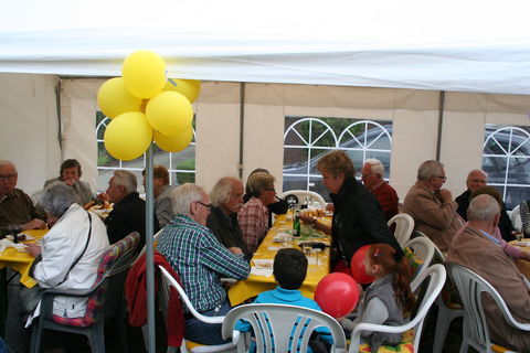 Maibaum aufstellenn