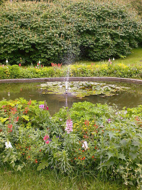 Springbrunnen am Herrenhaus