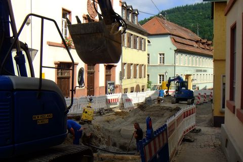 Altes Rathaus unter der Baggerschaufel