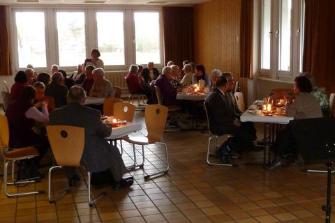 Festsaal im Kerzenschein