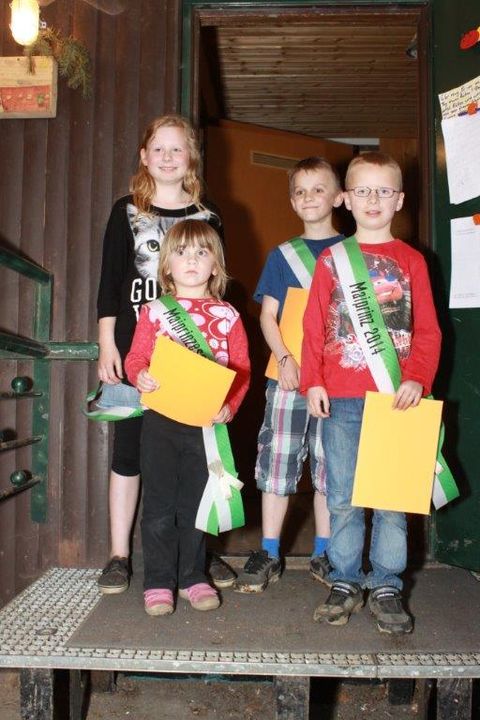 Unser Maikönig mit Königin und Prinz mit Prinzessin