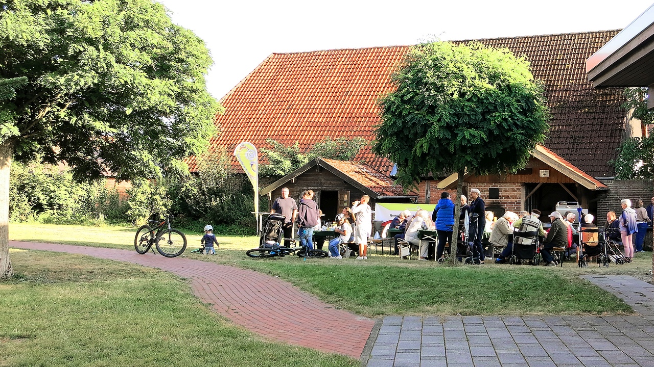 Sommerabend am Backhaus 2025