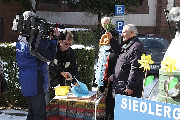 So wird ein Sommertagsstecken gemacht