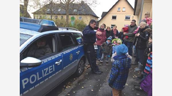 Themenbild: Erläuterungen zu den Gefahren des Straßenverkehrs