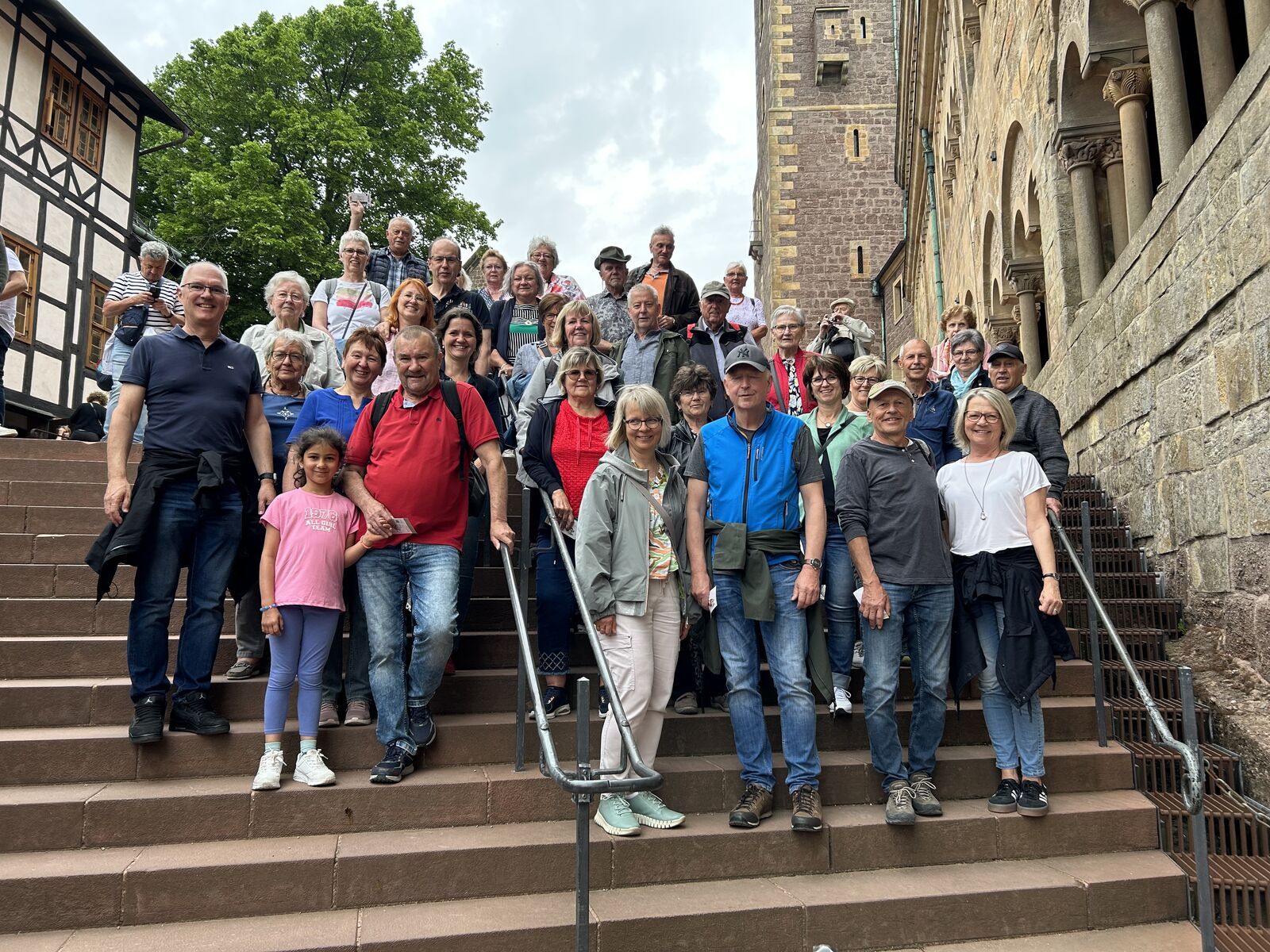 Gruppenbild im Innenhof der Wartburg