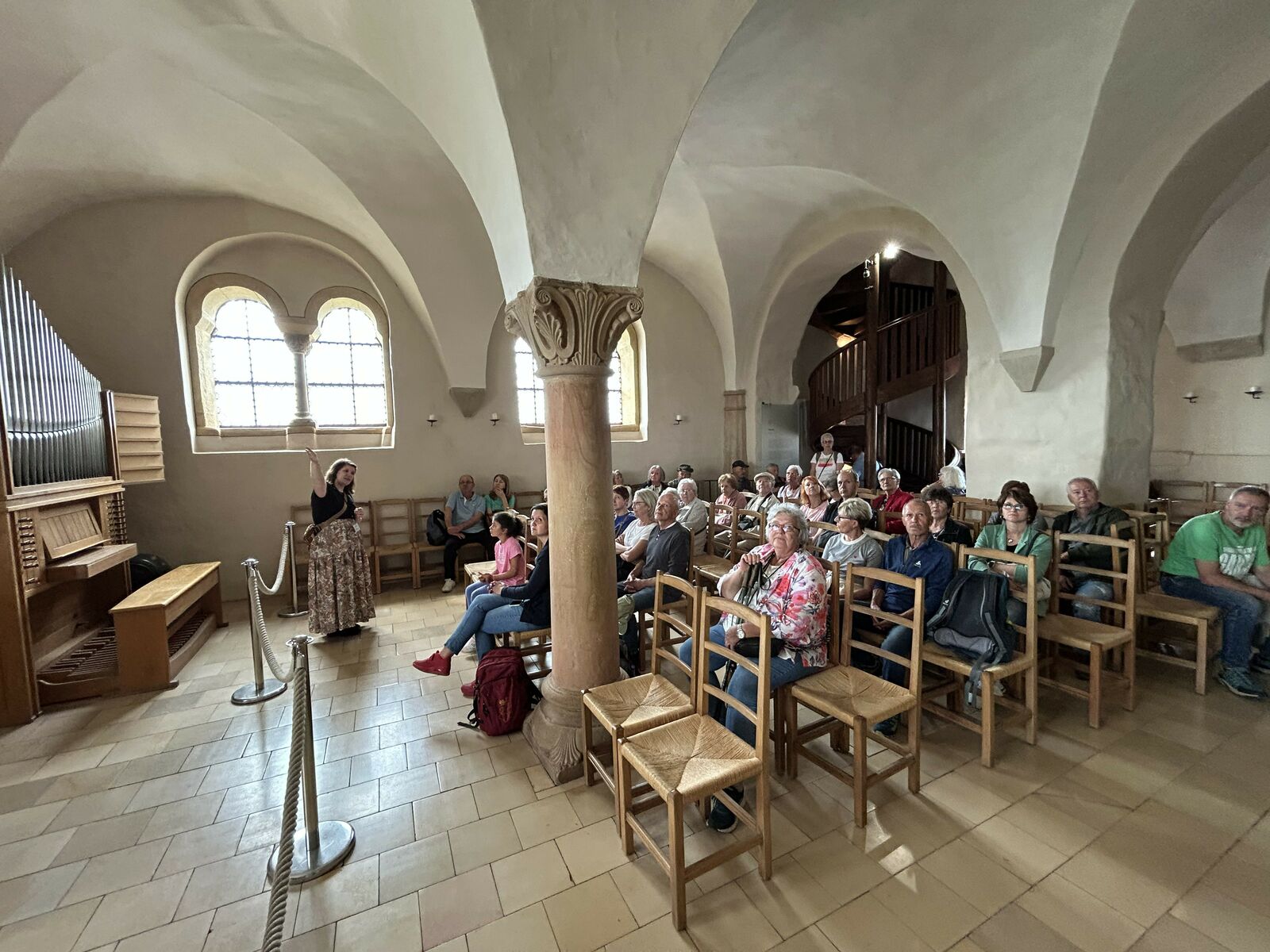 Die um 1270 in den Palas eingebaute Kapelle zeigt noch Fragmente der ursprünglichen Wandmalereien